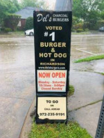 Del's Charcoal Burgers outside