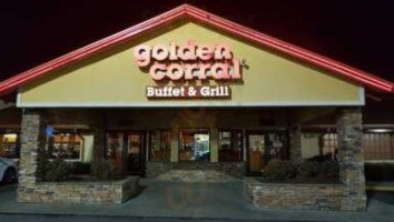 Golden Corral outside