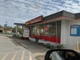 Classic Frozen Custard outside