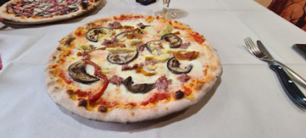 Pizzeria Passo Gobbera food