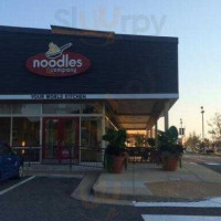 Noodles Company outside