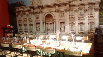 Santa Trevi food