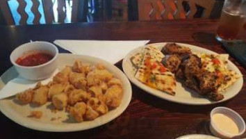 Schooners Grill food