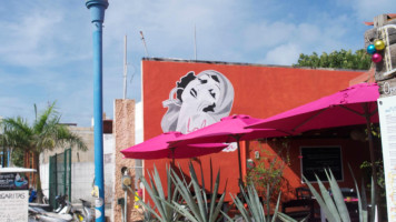 Rosticeria La Mexicana outside