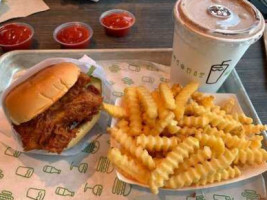 Shake Shack Las Colinas food