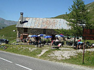 L'auberge De Plan Lachat outside