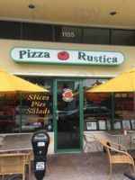 Pizza Rustica outside