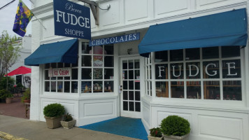 Berea Fudge Shoppe outside