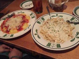 Olive Garden food