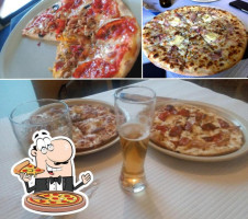 Pizzaria Forno Velho food