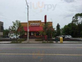 Popeyes Louisiana Kitchen outside