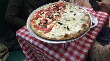 Grimaldi's Pizzeria food