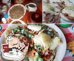 Taqueria Los Trompos food