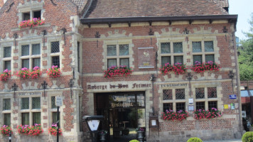 Auberge du Bon Fermier outside