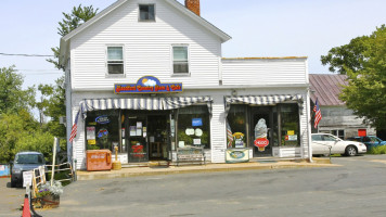 Blandford Country Store outside