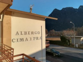 Albergo Cima I Pra' outside