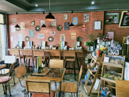 Upbeat Cafe At Lamphun inside