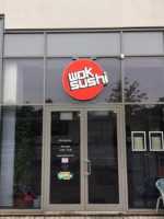 Wok Sushi outside