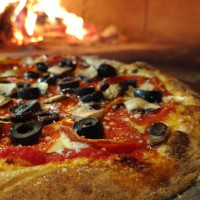 Zander's Woodfired Pizza food