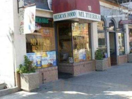 Mi Tierra outside