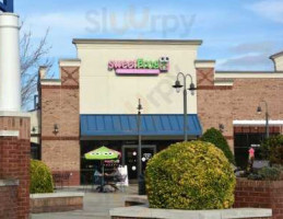 Sweet Frog Frozen Yogurt food