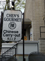 Chen's Gourmet inside