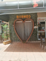 Bormeo Pizzeria Grill outside