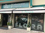 Flora Pizzeria A Tivoli outside