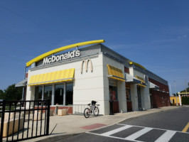 Mcdonald's outside