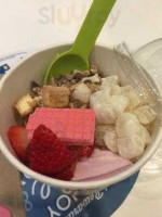 Yogurtland food