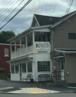 Kelly's Pub And Eatery outside