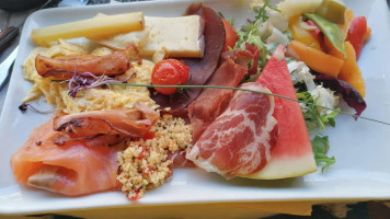 La Femme du Boulanger food