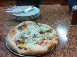 Noralli's Pizza food