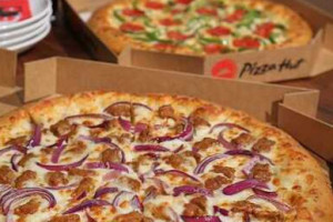 Blaze Pizza food