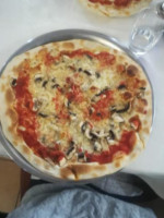 Pizzeria Torrechiara food