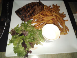 Le Bistroquet food