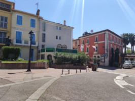 Le Grand Cafe De L'esterel outside