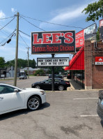 Lee's Famous Recipe Country Chicken outside