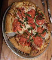 Mackenzie River Pizza Co food