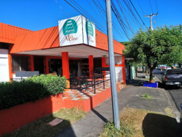 Pastelería María Elena outside