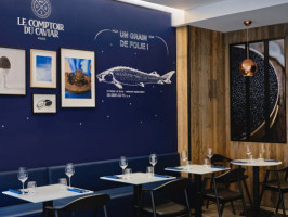 Le Comptoir Du Caviar inside