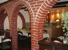 Romana Ristorante Pizzeria inside