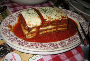 Buca Di Beppo Italian food