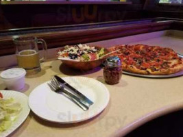 Lorenzo's Pizza food