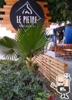 Le Pietre outside