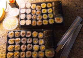 Sushi Und Söhne food