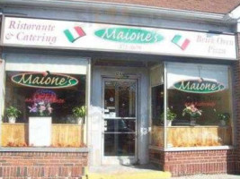 Maione's Brick Oven Pizza outside