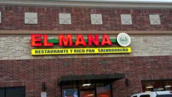 El Mana outside