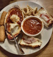 Frattelli's Italian Grille food