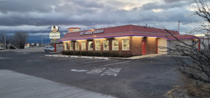 Dandy Burgers outside